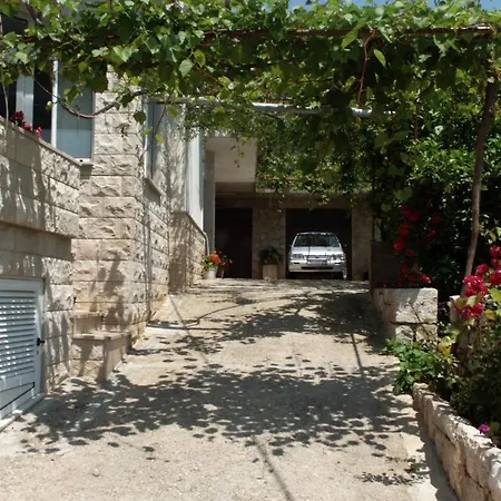 With A Parking Space Jelsa, Hvar - 2059 Jelsa (Hvar)
